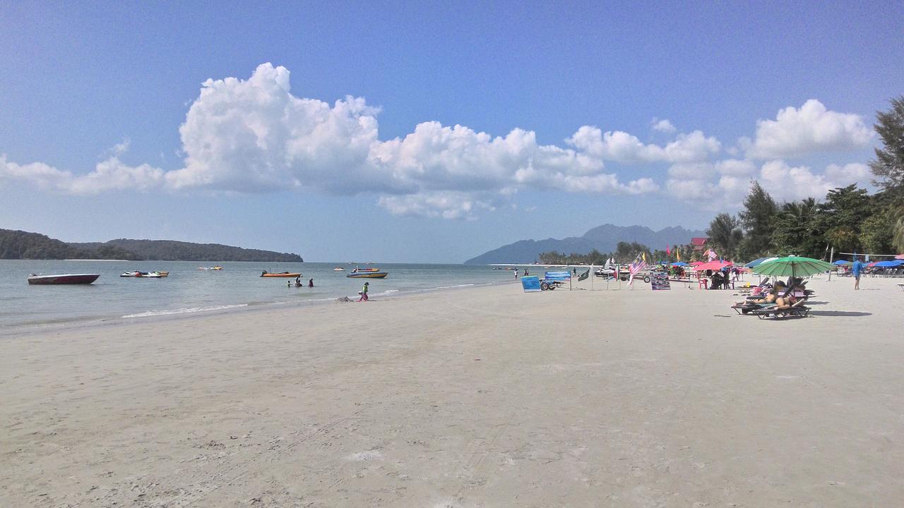 Langkawi Dormitorio Pantai Cenang  Exterior photo